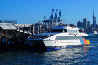 【日本語ガイド】
オークランド市内観光＆フェリーで渡るデボンポートツアー