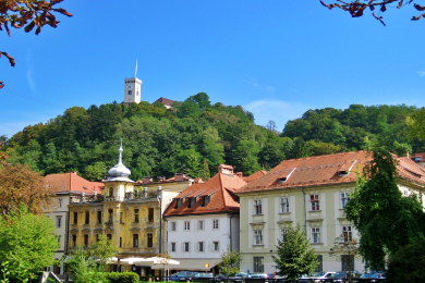 【日本語公認ガイド】【専用車】
心ほどけるブレッド湖と息をのむ
ポストイナ鍾乳洞1日ツアー
