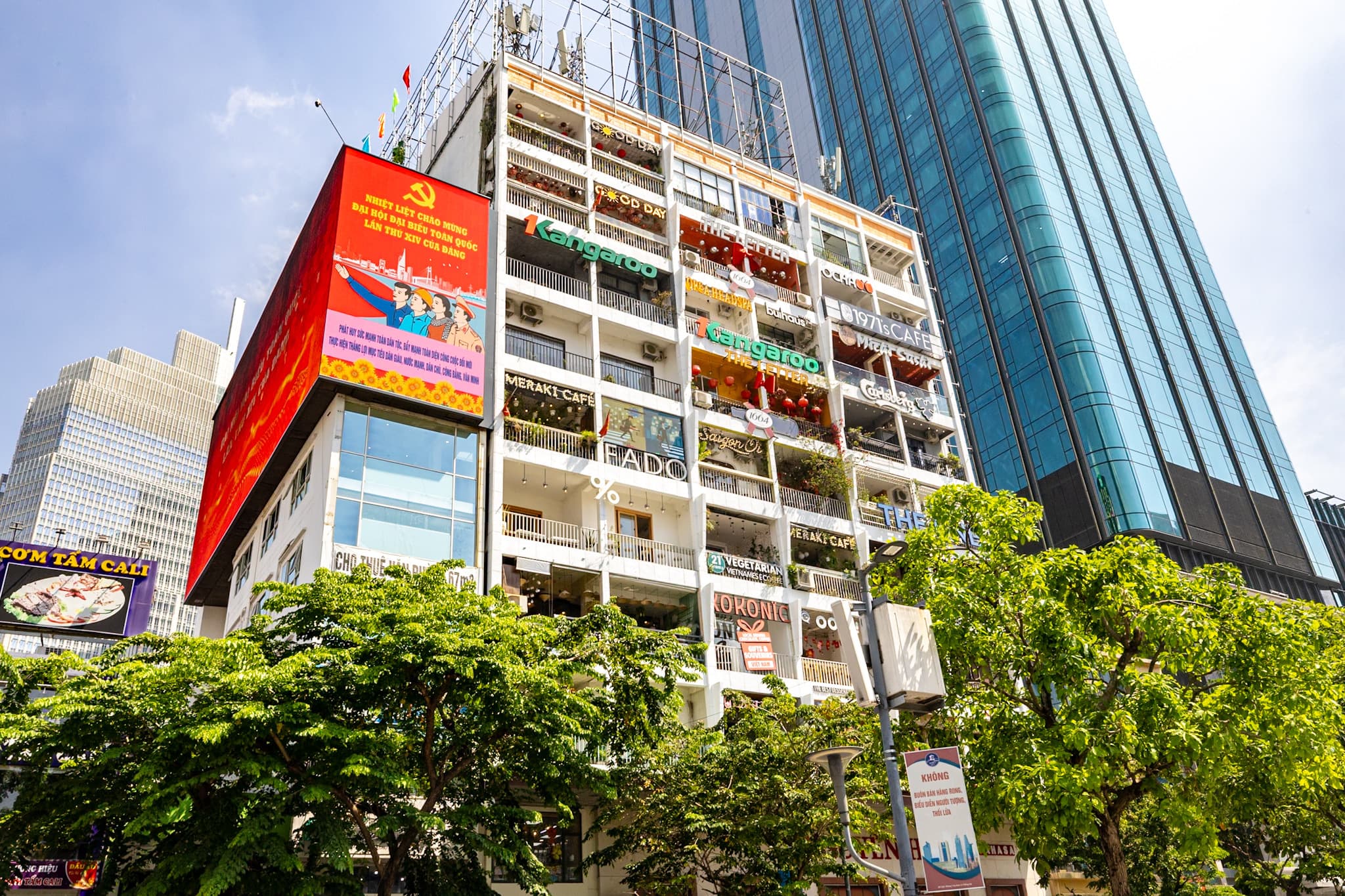 ホーチミン日本語ガイド&専用車チャーター<br>（4時間/8時間/空港への送迎も可！)