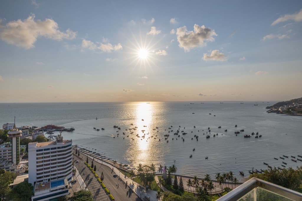 港町ブンタウ<br>高速船で行く1DAYトリップ<br>(ホーチミン発日帰り/日本語ガイド)