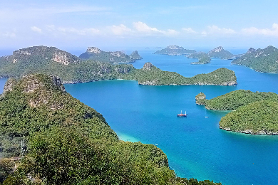 【ひとり旅応援】スピードボートで移動時間短縮！大小40島々が連なるアントン国立海洋公園ツアー