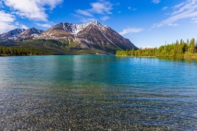世界遺産クルアニ国立公園トレッキング